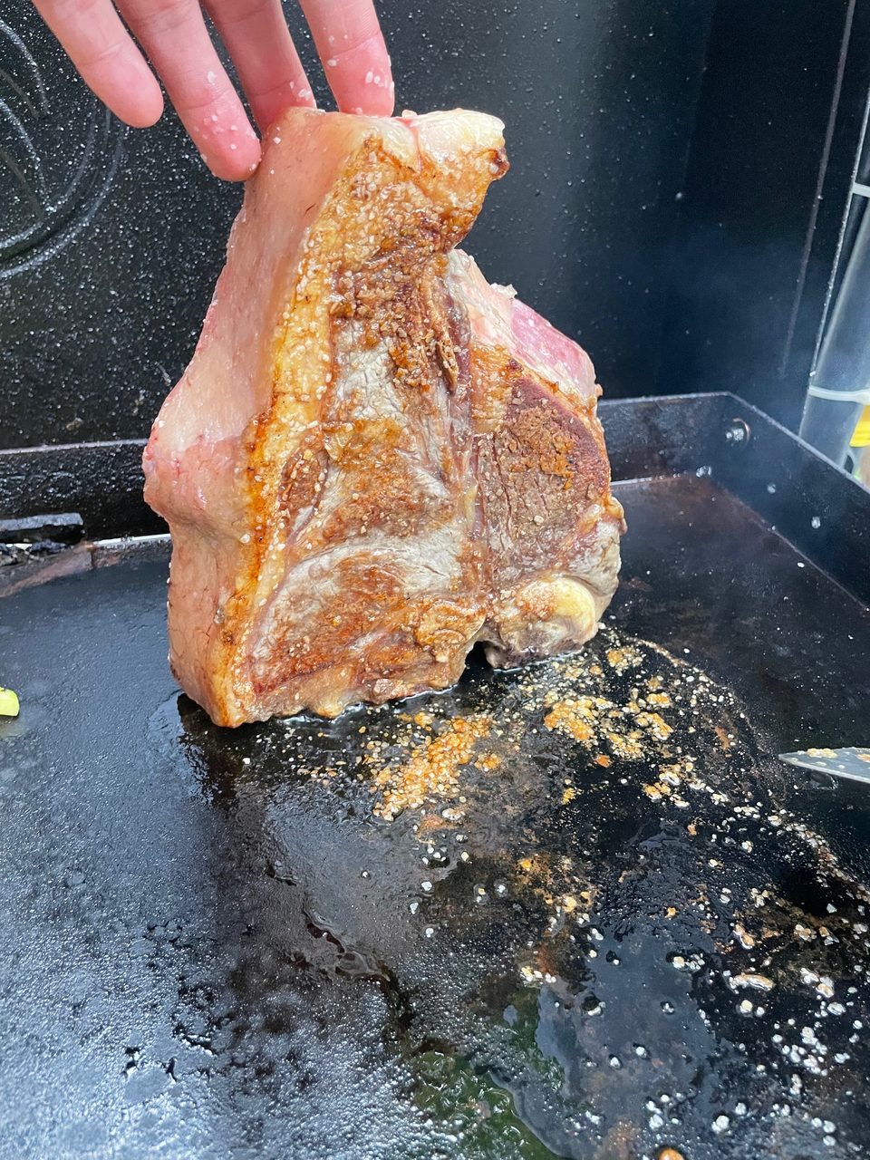 Searing Battle Between Cast-Iron Skillet and Blackstone using Porterhouse Steak