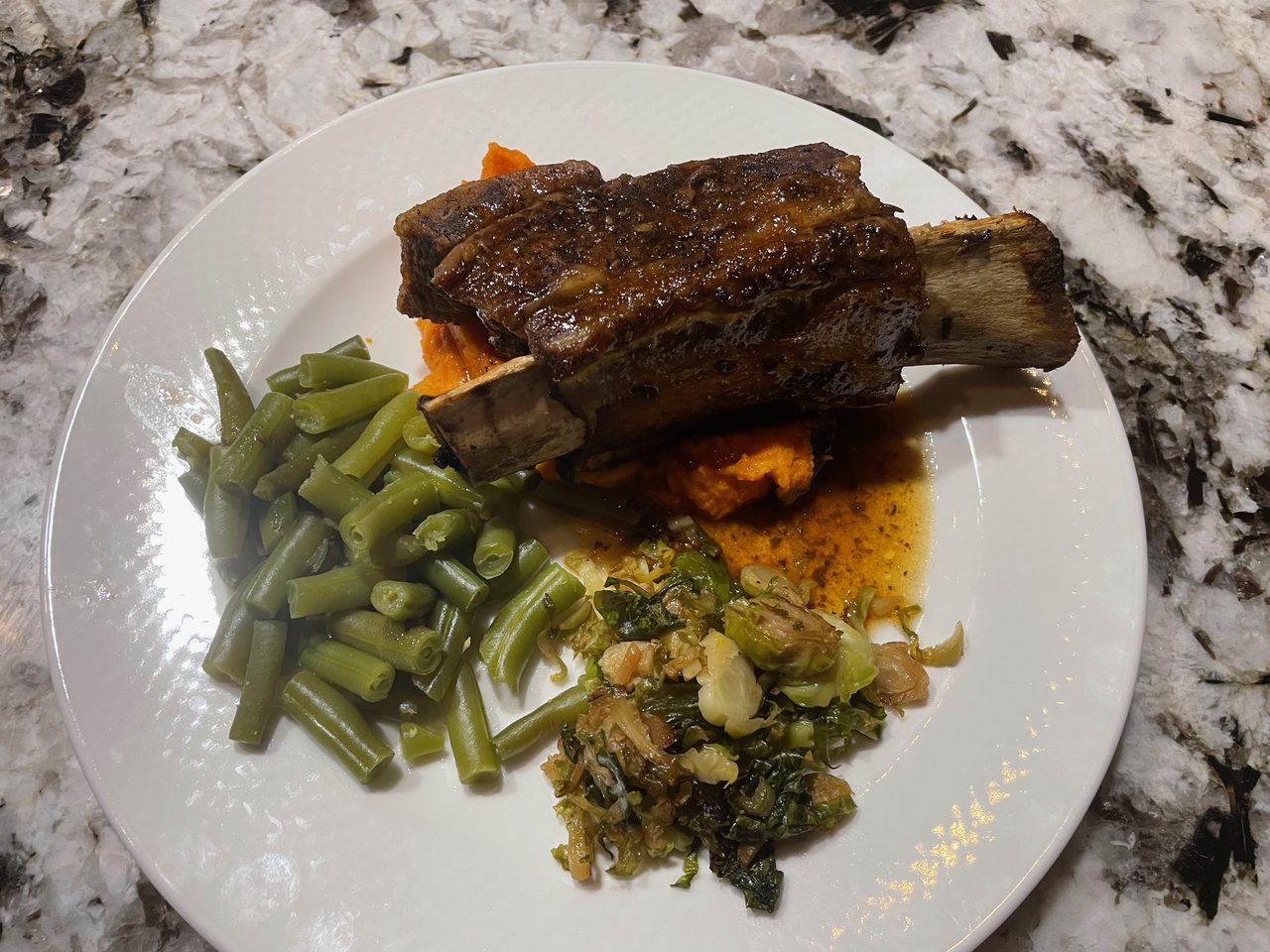Simple and Delicious Slow Cooker Beef Ribs