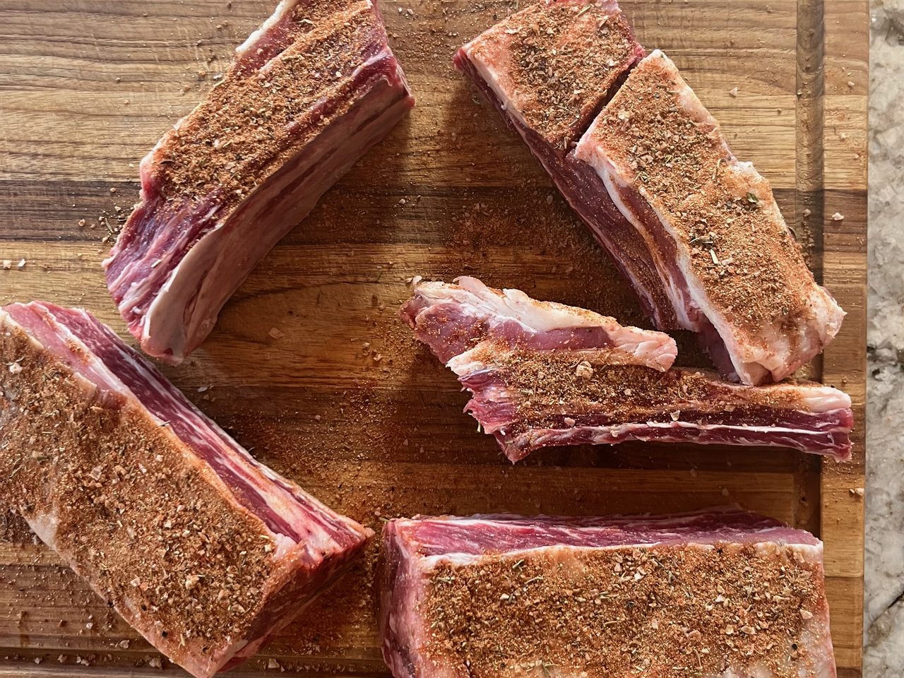 Simple and Delicious Slow Cooker Beef Ribs